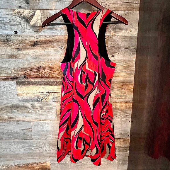Chic, Flattering TRINA TURK Vibrant Multi-color Dress - Picture 2 of 7